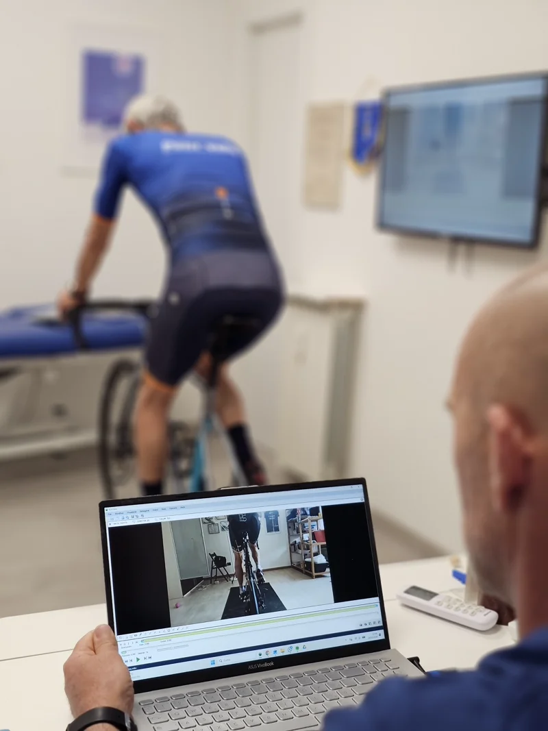 Giorgio Peresempio durante una visita biomeccanica